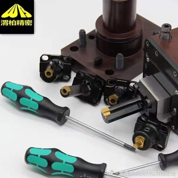意大利REV键槽插削动力刀座只在加工的行程与零件的接触