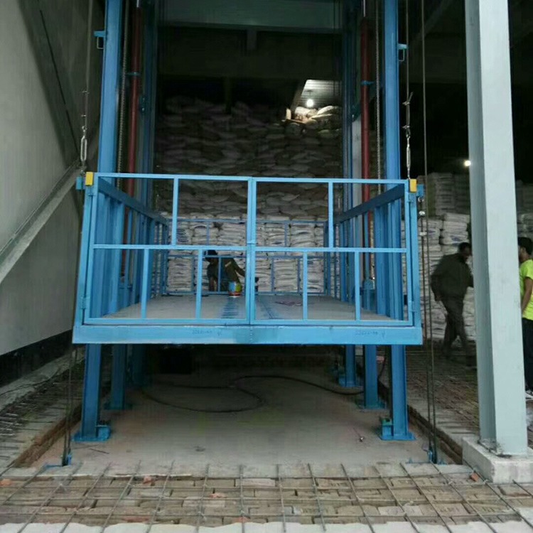 双轨升降货梯 开发区载货升降平台 启运液压货梯设备