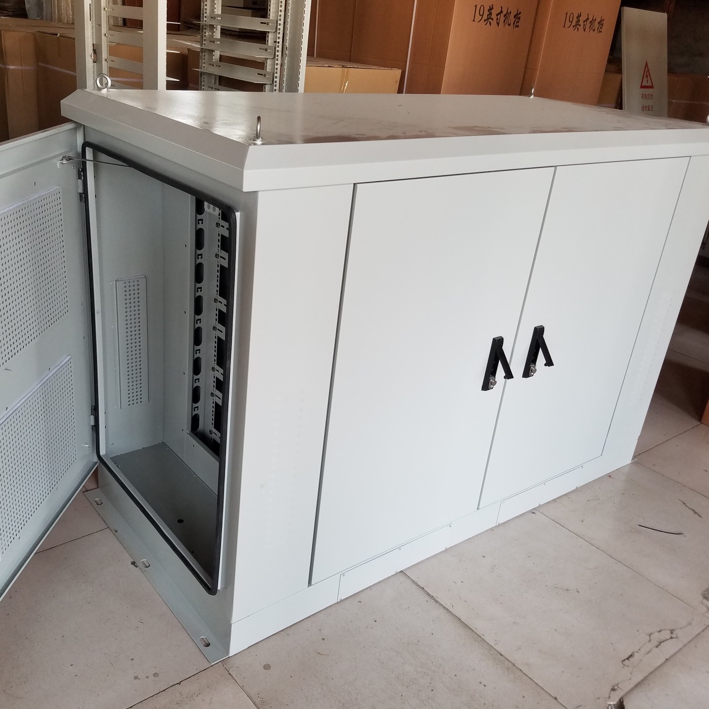 鸿盾  一体化机柜坚固耐用 嵌入式机柜 室外恒温机柜