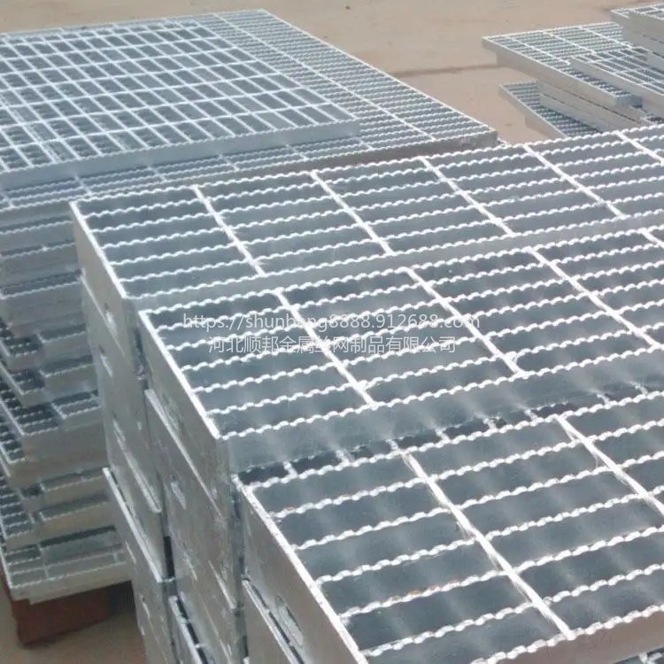 工地建筑楼梯钢格板稳固耐用焊接碳钢镀锌各种型号T1T2T3T4踏步板